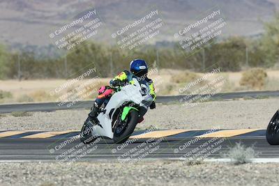 media/Oct-30-2025-Racers Edge (Thu) [[dabbdaf680]]/3-B Group/Session 5 (Turn 6)/